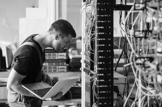 Prüftechniker / Elektrofachkraft
